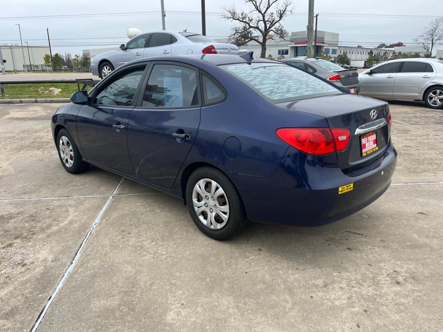 2010 blue /TAN Hyundai Elantra GLS (KMHDU4ADXAU) with an 2.0L L4 DOHC 16V engine, Automatic transmission, located at 14700 Tomball Parkway 249, Houston, TX, 77086, (281) 444-2200, 29.928619, -95.504074 - Photo#4